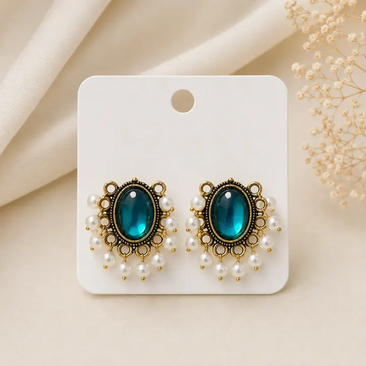 Traditional Green Oval Shaped Earing