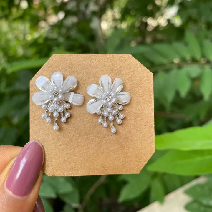 Crystal Daisy Flower Studs