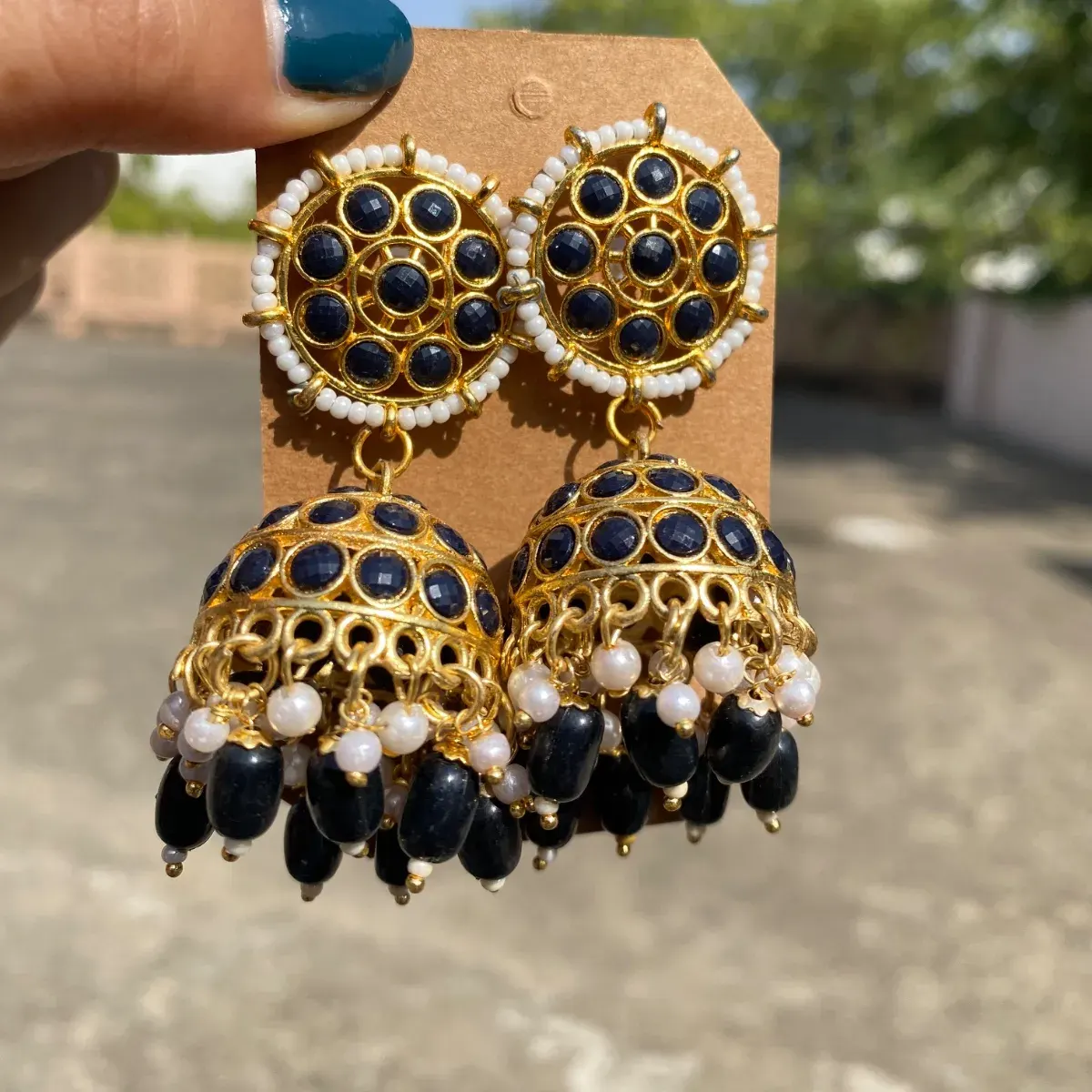 Aurora Jhumka