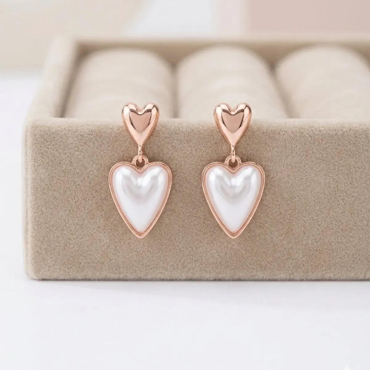 Heart-Shaped Pearl Drop Earing