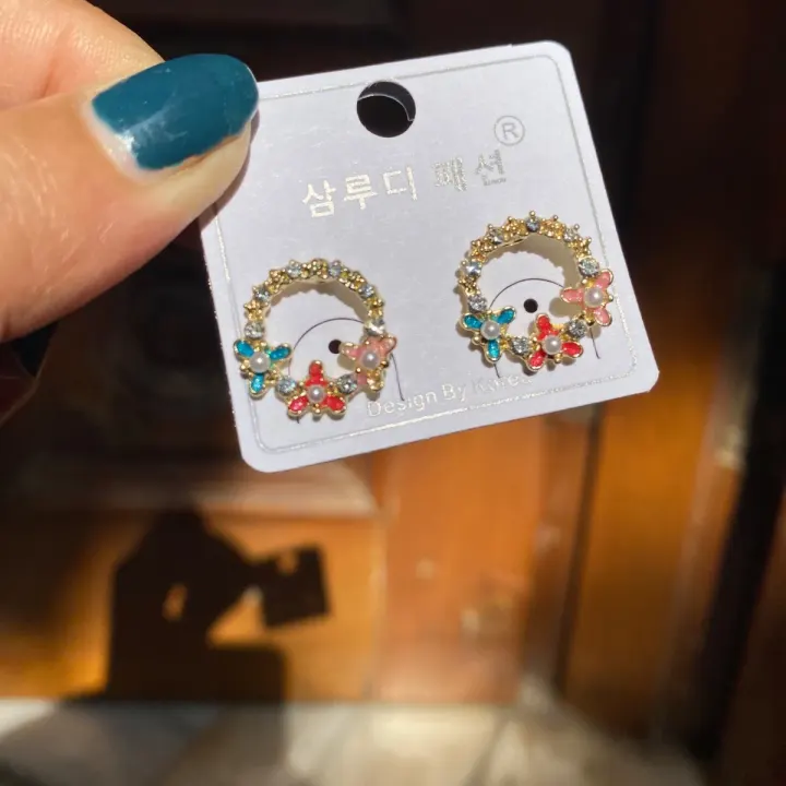 Floral Wreath Stud